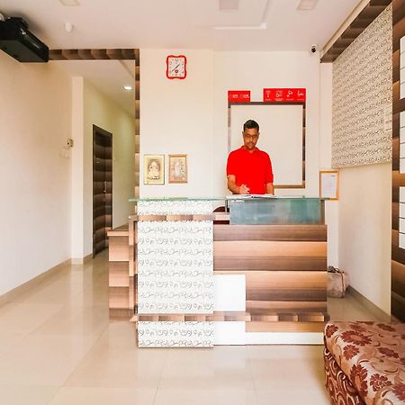 Hotel O Unique Inn Dhule Eksteriør billede