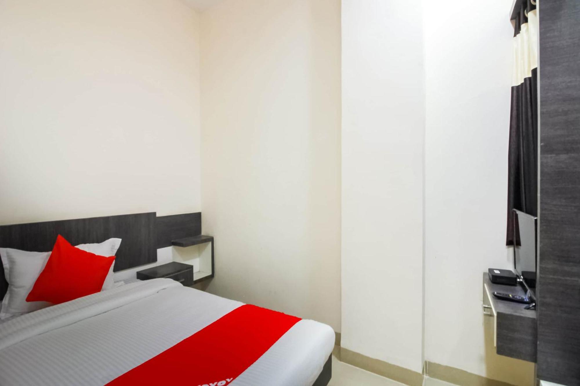 Hotel O Unique Inn Dhule Eksteriør billede